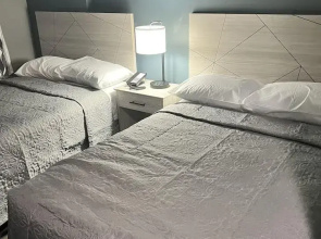 Deluxe Inn & Suites - Long Island City NYC