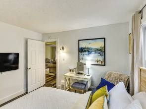 < 1 Mi to Notre Dame: Family-friendly Home!