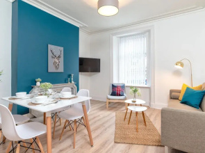 West Mount Apartment
