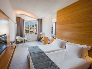 Napa Plaza Hotel - Adults Only