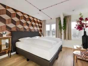 The Monument Hotel