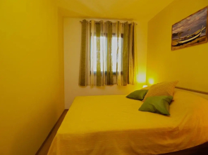 Apartments Orange 768