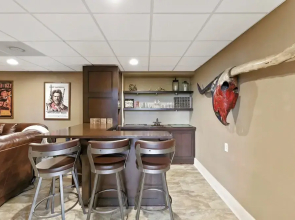 Luxury Home W/pool, Grill/bar, &movieroom