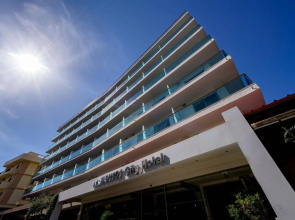 Manousos City Hotel
