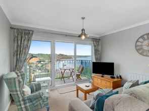 Brynawelon - Wonderful Sea and Harbour Views