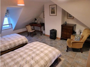 Broomview Cottage Bed & Breakfast
