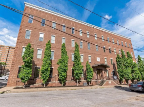 Centennial Park Condo Near Broadway Sleeps 4