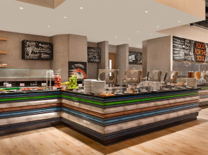 Mercure Dubai Gold District