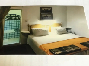 White House Bed and Breakfast Guest House