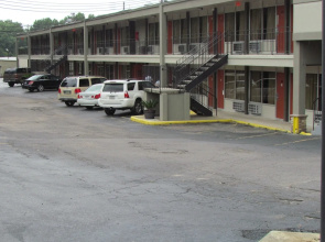 Red Carpet Inn