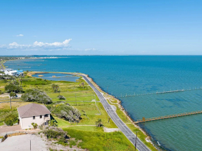 Private Pier: Waterfront Fulton Villa!