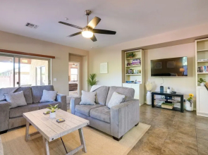 Peoria Getaway w/ Patio < 1 Mi to Hiking Trails!