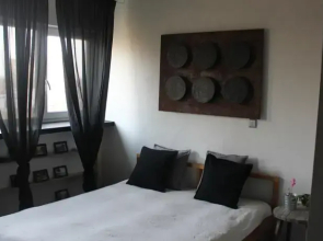 Fatima Hendrix apartment