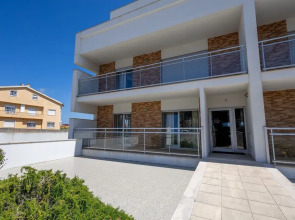 Carmona A com Vista Para a Piscina