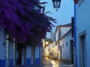 Lovin Book Guesthouse