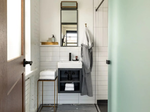 Отель The Revolution