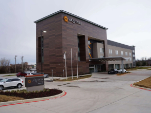 La Quinta Inn & Suites by Wyndham Lewisville