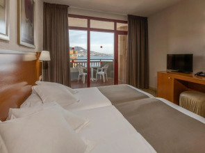 Отель Las Palmeras Affiliated by FERGUS 