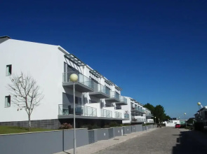Attractive Villa in Salir Do Porto