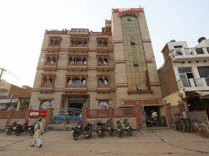OYO 22043 Jk Mahal