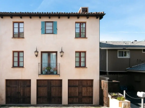 Absolute Oceanfront Opulence In Mussel Shoals 3 Bedroom Home