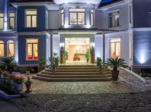 Porfi Beach Hotel
