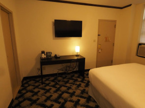 Night Hotel Broadway