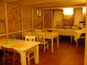 Lavele Hostel
