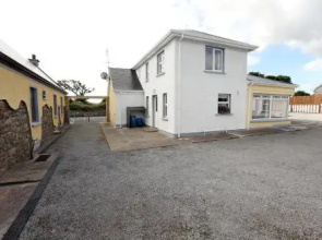 Beezies Self Catering Cottages