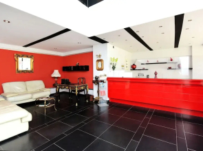 Rhodes Superior Suite - Chic Poolside Retreat