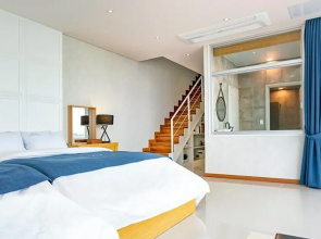 Yeosu Marine Terrace Poolvilla
