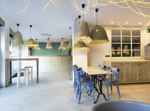 Yomo Hostal BCN Port