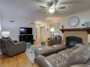 7 Mi to Lake Eucha: Home w/ Game Room in Jay!