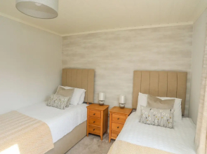 Fairview Lodge