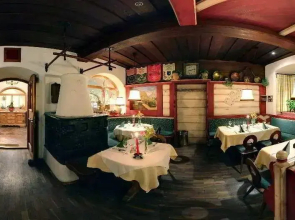 Schlössl "Unterm Rain"