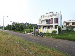 OYO 18648 Raj Inn
