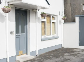 Waterlane Apartments