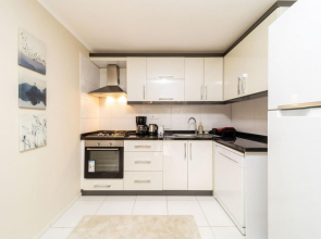 Missafir Lovely Flat Near Hadrian s Gate