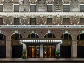 Paramount Times Square – A Generator Hotel