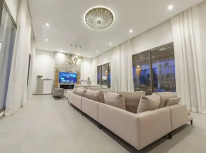 Villa PurSang Marrakech – Villa Privée de Luxe avec Hammam, Spa et Jardin