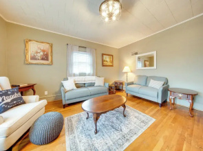 Central Meadville Apartment - Walk to Downtown!