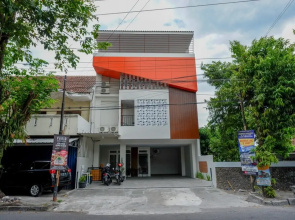 Kurnia Guest House by RedDoorz