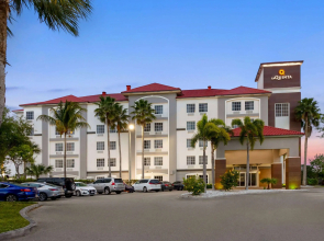 La Quinta Inn & Suites by Wyndham Ft. Pierce