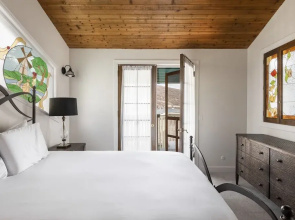 Motherlode A 4 Bedroom Condo by RedAwning