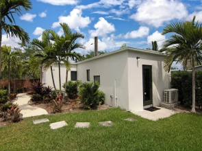 5BR Sleeps 14 w/ In-law Suite & Bbq!