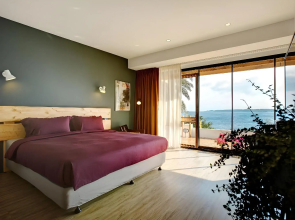 Relaxury Beach House