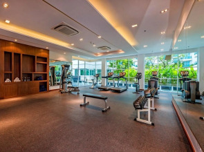 Курортный отель Fishermen's Harbour Urban Resort