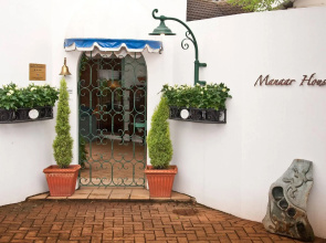 Manaar House