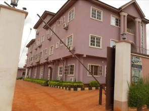 Mercy Suites And Leisure