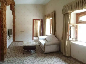 Qu Deng Ga Bu Business Hotel
